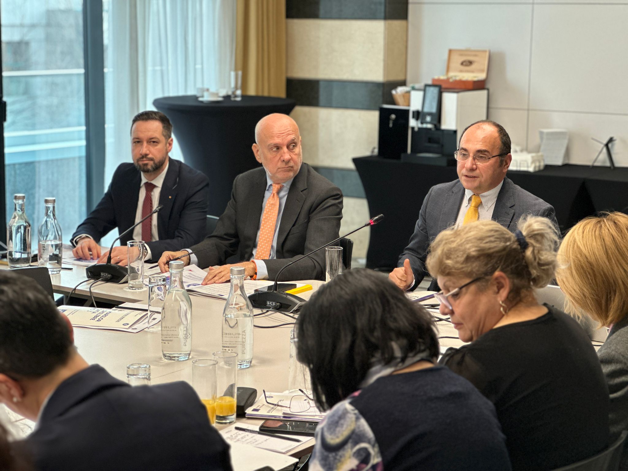 4c4812c4 754c 44a5 aad3 df2367026ce5