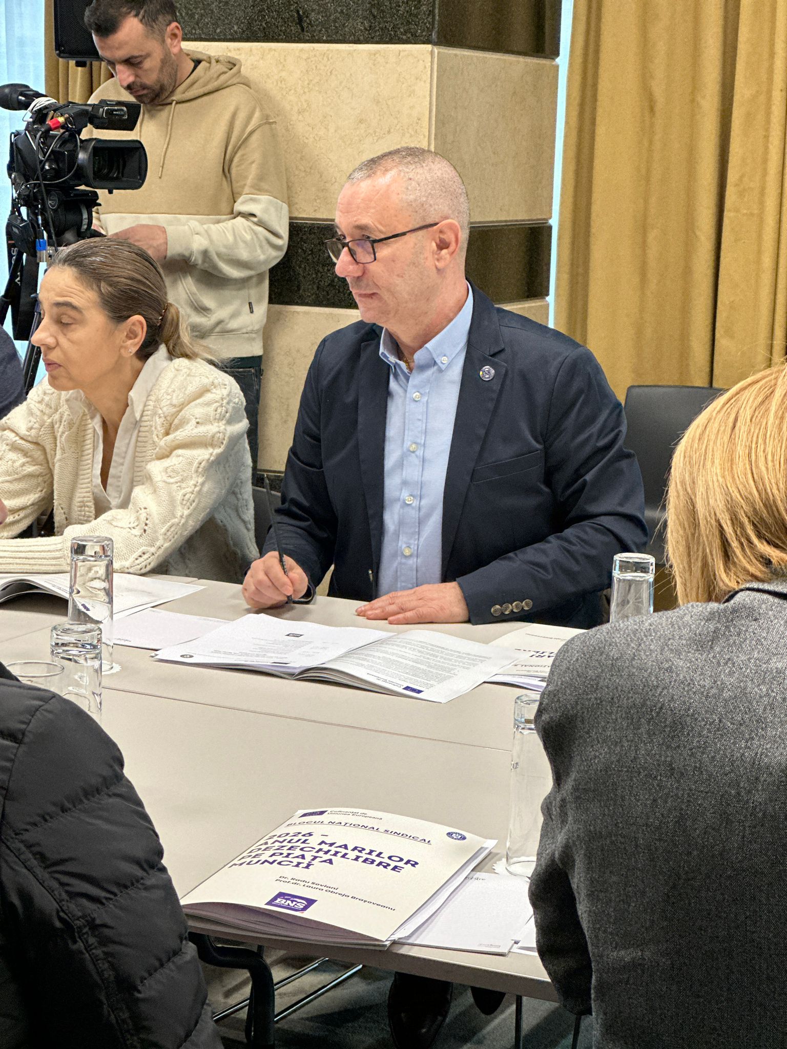 e42764ad 3ffd 4618 a642 420d177e9b68