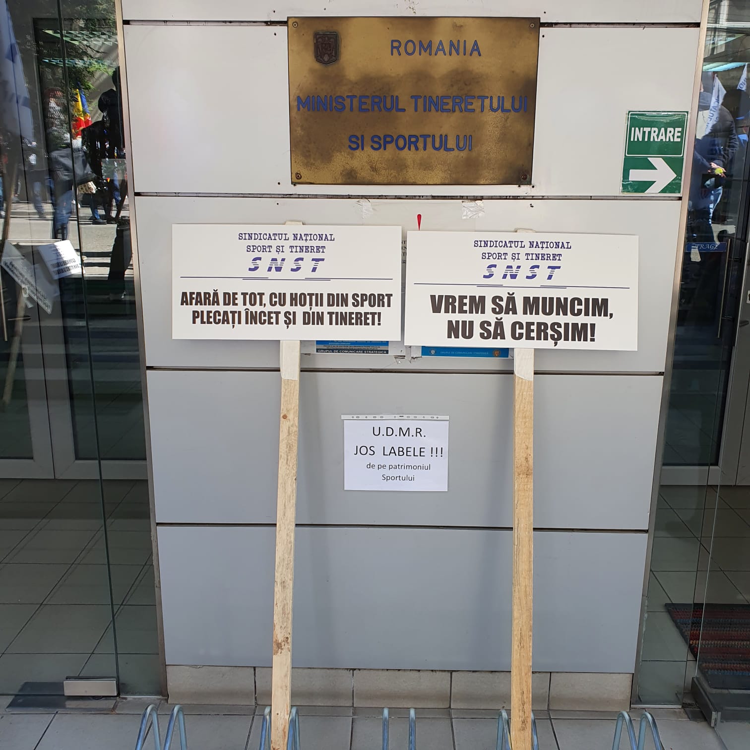  Comunicat de presă SNST - "Miting anti-sărăcie, la Ministerul Tineretului și Sportului"